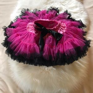 💙2/$20 Hot pink and black tutu